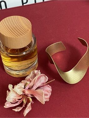 Elegant Minimalist Wavy Gold Cuff Bracelet